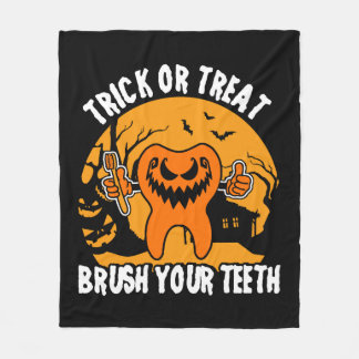 Dentist Design as Halloween Costume Fleecefilt