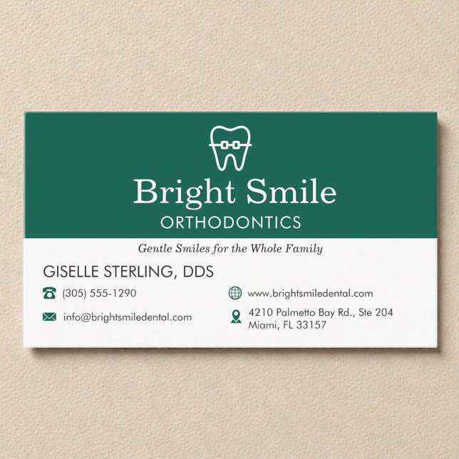 Dentist & Orthodontics Office Braces Logo Visitkort (Skapare uppladdad)