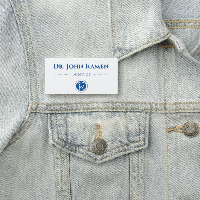 Dentist | Tionde Logotypen Namnbricka (På plats)