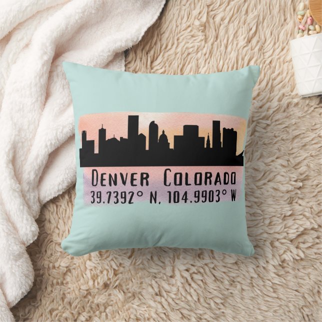 Denver CO City Skyline Latitude och Longitud Kudde (Filt)