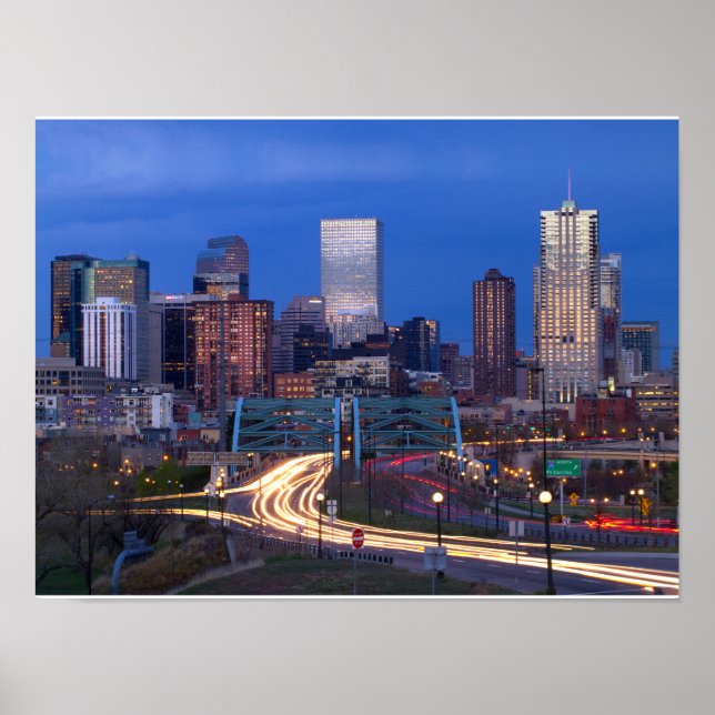 Denver Skyline på natten Poster (Framsidan)