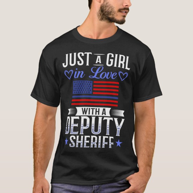 Deputy Sheriff Wife Police Chief Sheriff s Officer T Shirt (Framsida)