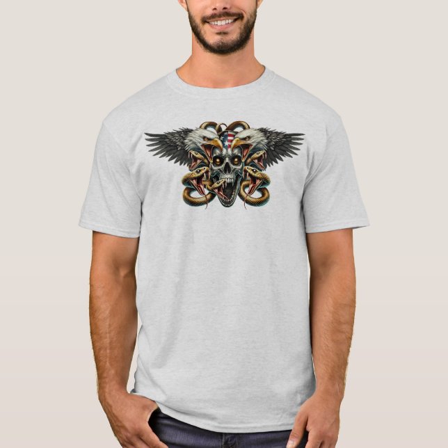 Der Adler und Schlangen Gott der Finsternis T Shirt (Framsida)