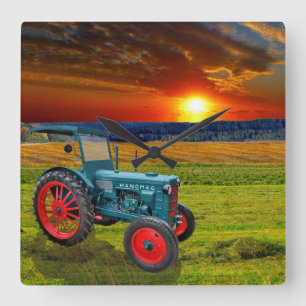 Der klassi sche Traktor Hanomag R22 Fyrkantig Klocka