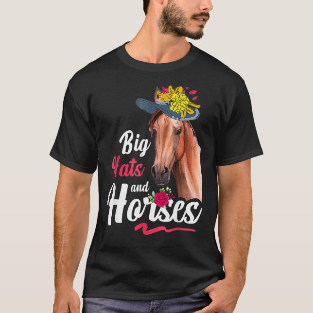 Derby Day 2022 Stora Hattar Och Hästar T Shirt (Framsida)
