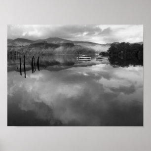 Derwentwater Reflection: Sjö District, Cumbria Poster