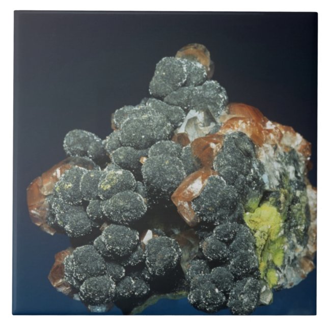 Descloizite på Calcite Kakelplatta (Framsidan)