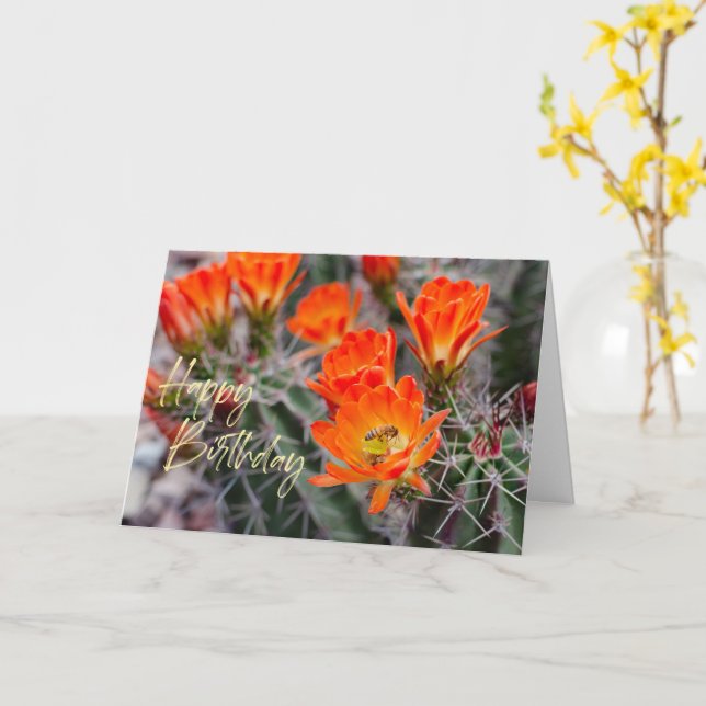 Desert Cactus Flowers & Bee | Anpassningsbar Birth Kort (Gul blomma)