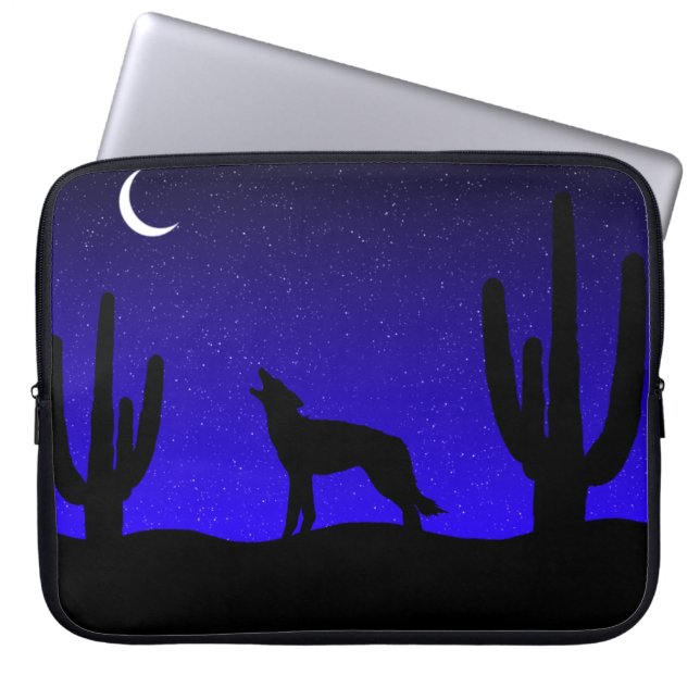 Desert Coyote Howling i Måne Laptop Fodral (Framsidan)