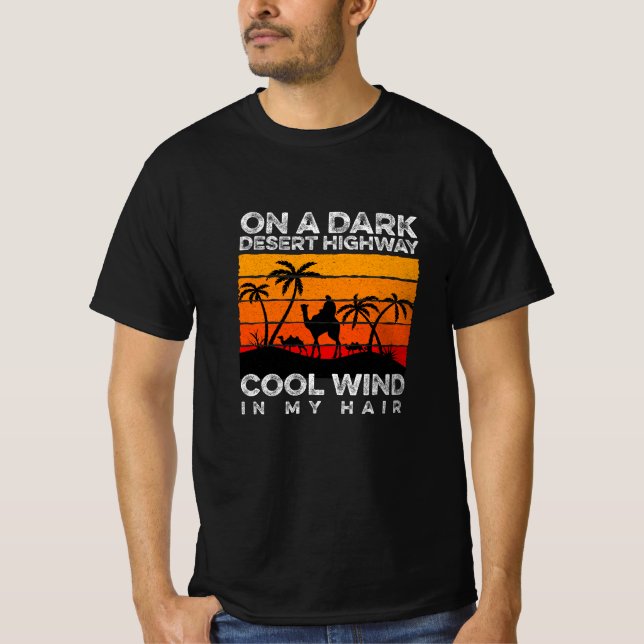 Desert Oasis A Caravan Journey through the Scorc T Shirt (Framsida)