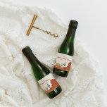 Desert Theter Bachelorette Party<br><div class="desc">Det här är en ökenbachelorette mini vin-mall med sydvästra inslag och en rodeo-temad teckensnittskoppling. ALLA typsnitt och färg är redigerbara // För matchande artiklar, gå till "BETTY"-samlingen i Sincerely By Nicole Zazzle-butiken. * Om du tycker om den här designen men inte ser den tillgänglig för något du är tittar för,...</div>