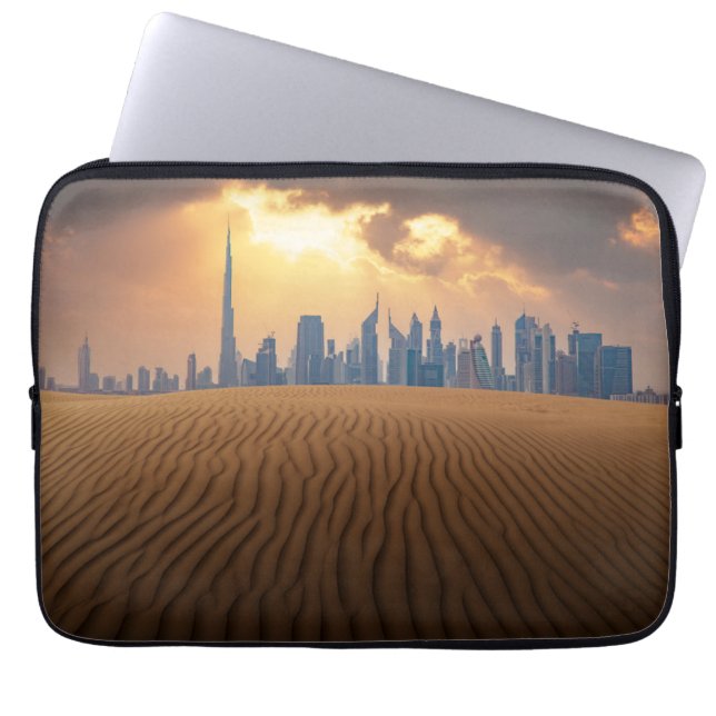 Deserts | Dubais Skyline View från Sand Dune Laptop Fodral (Framsidan)