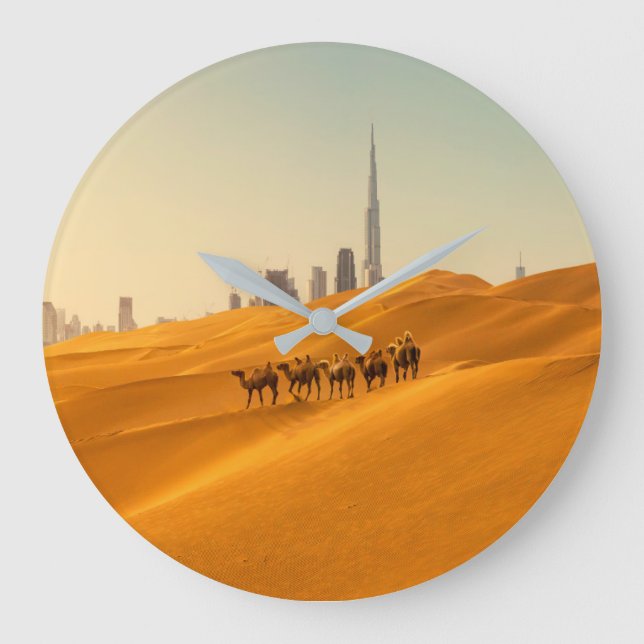 Deserts | Dubai's Skyline View with Camels Stor Klocka (Framsida)
