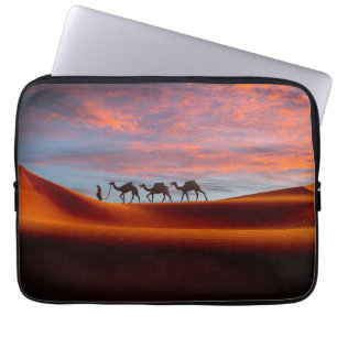 Deserts Man & Camels i Sand Dunes Laptop Fodral