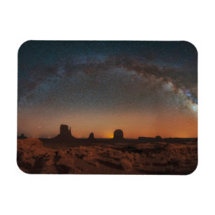 Deserts Starry Himlar över ett ökenlandskap Magnet