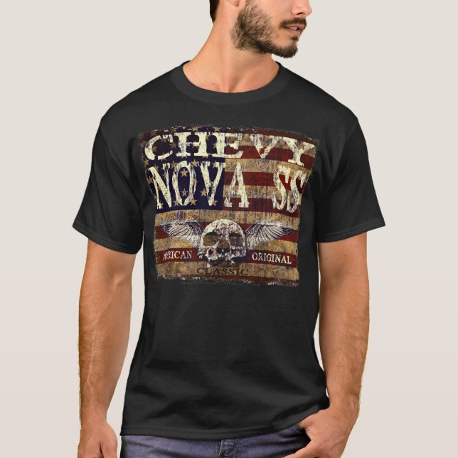 Design för Chevy NovaSS mot eroderad flagga Tee Shirt (Framsida)