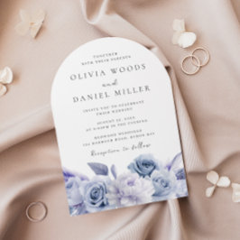 Designer Arch Dusty Blue Blommigt Bröllop Inbjudningar