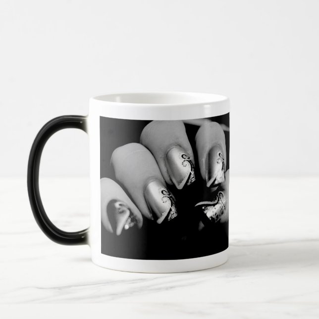 Designer Fingernails Magisk Mugg (Vänster)