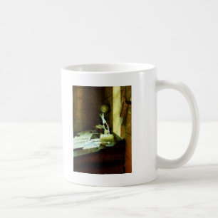 Desk med Quill och Kaffemugg