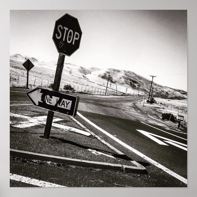 Desolat Highway Poster (Framsidan)