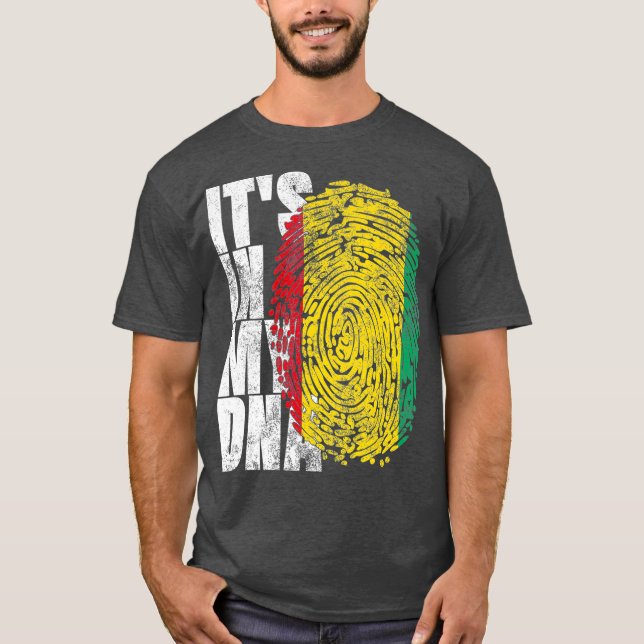 Dess i min DNA Guinean African Gift Coola Flagga T Shirt (Framsida)