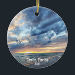 Destin Beach-Anpassningsbar dina egna foton 2-sido Julgransprydnad Keramik<br><div class="desc">Om du har rest till Destin-stranden i Florida i år, vill du minnas resa med den här unika julfesten anpassningsbar resa souvenir-prydnadsföremål med två av dina egna foton! Enkel att anpassa med din egen bild av Destin-stranden och resedatum på framsidan och ett annat av dina egna foton på baksidan. Denna...</div>