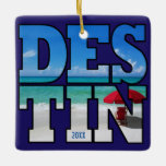 Destin FL Beach Umbrella Typography Använda Own Ph Julgransprydnad Keramik<br><div class="desc">Använda ditt eget foto på den här Destin, Florida-julprydnaden med ord DESTIN i fet staplad typografi. Om du har rest till Destin, Florida, i år, vill du minnas resa med denna unika julkeepsaksdekoration med en bild av turkosblått vatten, vit sandstrand och rödstrandparaply och stol inuti fetstil på marinblå bakgrund. Enkel...</div>