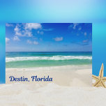 Destin Florida Beach Photography Vacation Vykort<br><div class="desc">Ett vackert strandfotografi som tagits på det perfekta semestermålet Destin i Florida. Den vackra grönten vatten i Sandestin tvättar upp till sandstranden under serene blå himmel för att göra perfekten till scenbild på semester. Sälj de här söta vykorten på din strandbutik eller köp dem för att skicka dem till dina...</div>