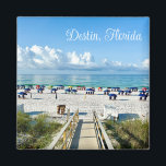 Destin Florida Söt Beach Photography Souvenir Magnet<br><div class="desc">Den här söt Destin Florida-strandmagneten har de vackra vita molnen som flyter över det blå havet. Cute-strandparaplyer och sjöpromenader till kusten invändigt med kustgräs och sand. Gorgous emerald kusten-gåva till en Floridian som kärlek kusten under sommaren.</div>