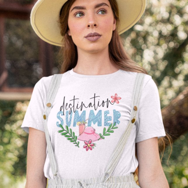 Destination Summer Cocktail Hat Typography T Shirt (Skapare uppladdad)