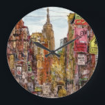 Destinationer | New York City View of Little Itali Stor Klocka<br><div class="desc">Få borttappad i den här spektakulära vattenfärgen och bläck-designen av den extremt begåvade Melissa Wang på ett stort antal produkter från Zazzle. Melissa ger liv åt den lilla Italien i New York City med det överlägsna imperiet som bygger regn. Berätta för öga om hur detaljerat Wang har lagt fram detta...</div>