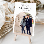 Destinationsfoto för bröllop och Namn Bordsnummer<br><div class="desc">Lägg till en speciell avslutande beröring till borden för bröllopsmottagning med de här anpassningsbarnas fotokort för bordsnummer. Namn varje bord efter ett minnesvärt resmål och lägg till ett foto och målet namn till dessa unika kortinnehavare. Ditt foto justeras mot grund i en bågslayout, där namn och ditt initialer och bröllop...</div>