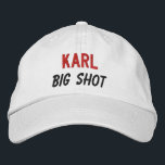 Det anpassade namnet V05 för FUNNY Chef Big Shot Broderad Keps<br><div class="desc">DET underbara CHEF-Chefen med det anpassade namnet "BREDSKAP" V05 WHITE? Här är en roligt som du kan anpassa med ett namn. Detta är en del av den UNDERBARA CHEF-giftsamlingen. Du kan också ändra hatten färg, hatten stil eller tråda färg för ett annat utseende. DESIGN TIP: Om du användor ett verkligen...</div>