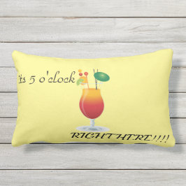 det är 5 utomhus- klockan rätt kudder här lumbarkudde