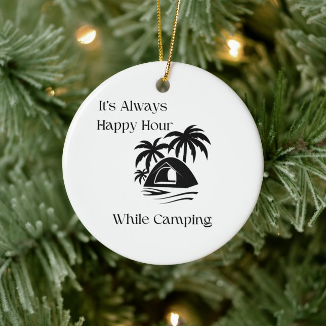 Det är alltid glad stund medan man campar julgransprydnad keramik (Träd)