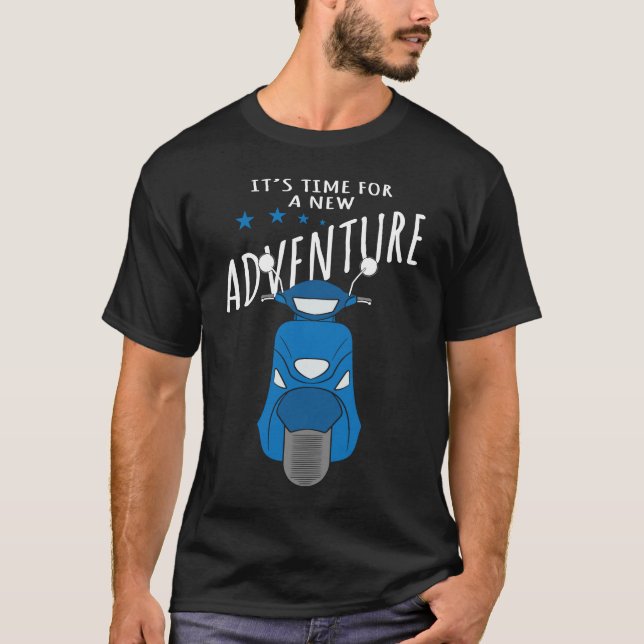 Det är dags för en ny motorcykel i Äventyr T Shirt (Framsida)