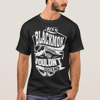 Det är en BLACKMON Sak T Shirt