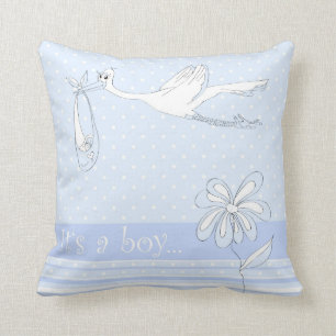 Det är en Boy Strok som ger en Baby Pillow Kudde