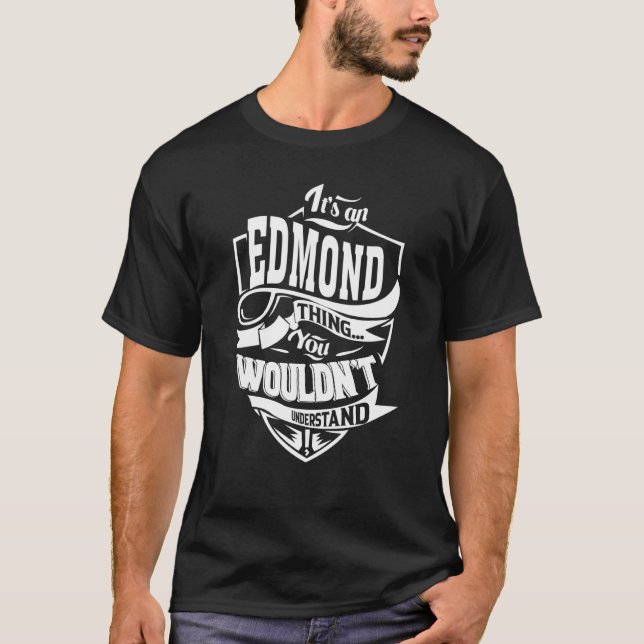 Det är en EDMOND Sak T Shirt (Framsida)