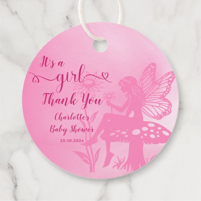 Det är en flicka! Mjölksvamp och blommiga babyskor Gåvor Etiketter (Baksida)