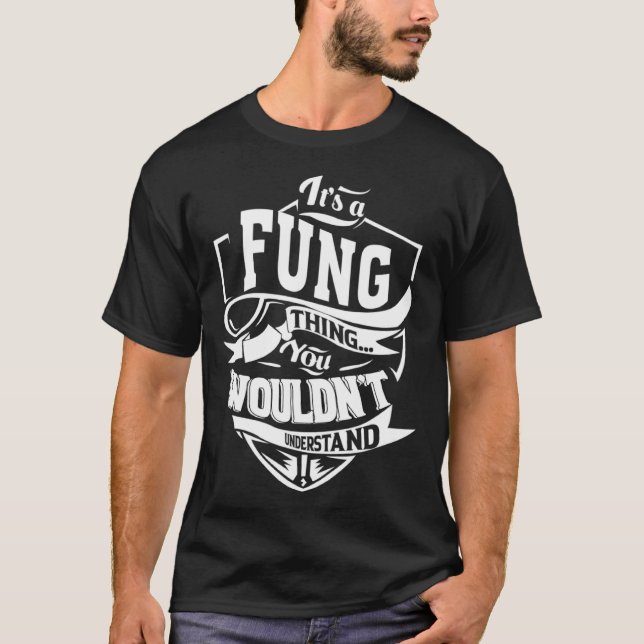 Det är en FUNG Sak T Shirt (Framsida)