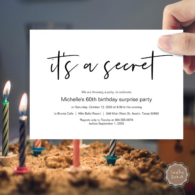 Det är en hemlighet, överraskande Födelsedagsfest Inbjudningar (It's a secret !  Surprise Birthday invitation card, pdf, modern script, in black and white)