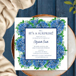Det är en överraskande 21:a födelsedag Party Blue  Inbjudningar<br><div class="desc">Det är en överraskande 21:a födelsedag i Party,  blå Hydrangea-inbjudan är en vacker vattenfärg med blå hydrangeas och grön. Du kan anpassa genom att välja "Anpassa den här mallen" eller om du vill anpassa designen ytterligare väljer du "Redigera med Design verktyg". Kontakta mig om du behöver matchande artiklar.</div>