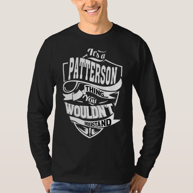 Det är en Patterson Sak T Shirt (Framsida)