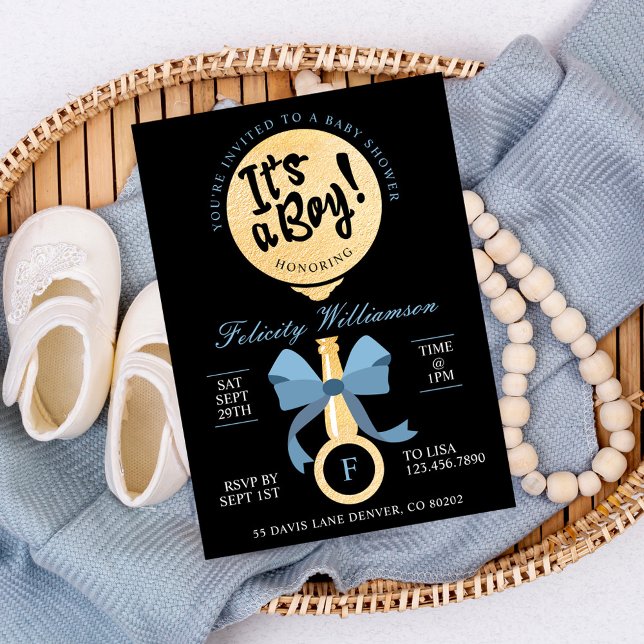 Det är en pojk-Baby-inbjudan till babyskor. Inbjudningar (It's A Boy Baby Rattle Baby Shower Invitation)