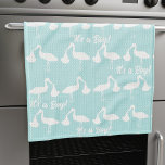 Det är en pojk Blue Baby Shower Stork Kitchen Towe Kökshandduk<br><div class="desc">En storkleverans som du bara kan lägga till ditt namn i. En blå och vit stork med en baby bunle mönster-perfekt för de blåtemade plantskolorna i baby. Du kan ändra bakgrunden till färg så att den stämmer överens med ditt skandalösa daghem</div>
