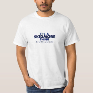 Det är en T-tröja för Skidmore sakefternamn T-shirt