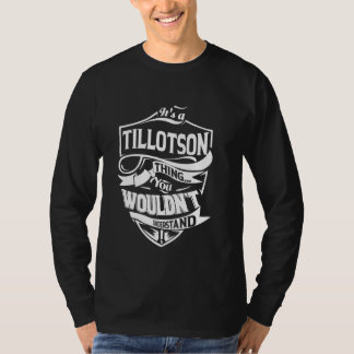 Det är en TILLOTSON Sak T Shirt