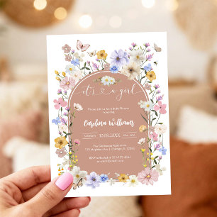 Det är en vildblomma fjäril bebis baby shower inbjudningar