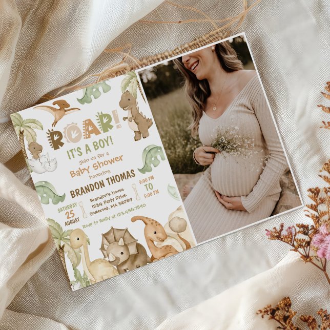 Det är ett pojkfärgat Dinosaur Baby Shower Photo Inbjudningar (Skapare uppladdad)